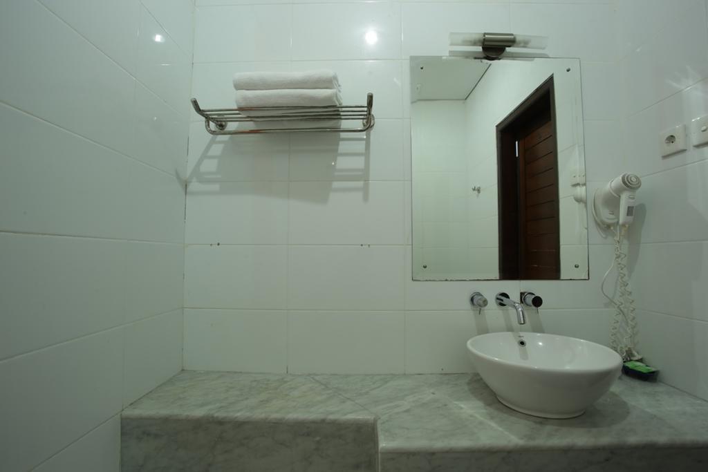 Reddoorz @ Pantai Cemara Sanur Hotel Exterior foto